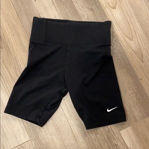 NIKE BIKE SHORT